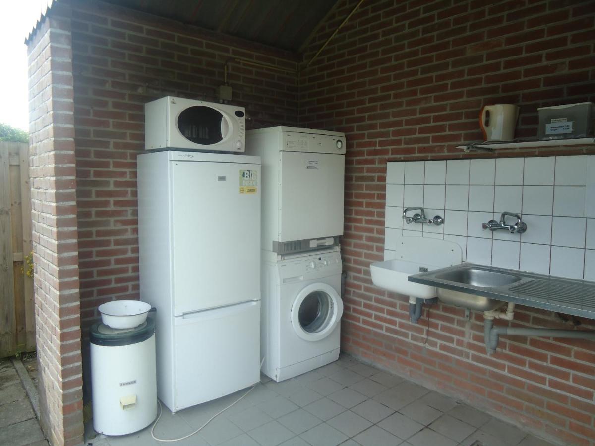 Chalets Op Minicamping Dorpszicht Gapinge Exterior photo