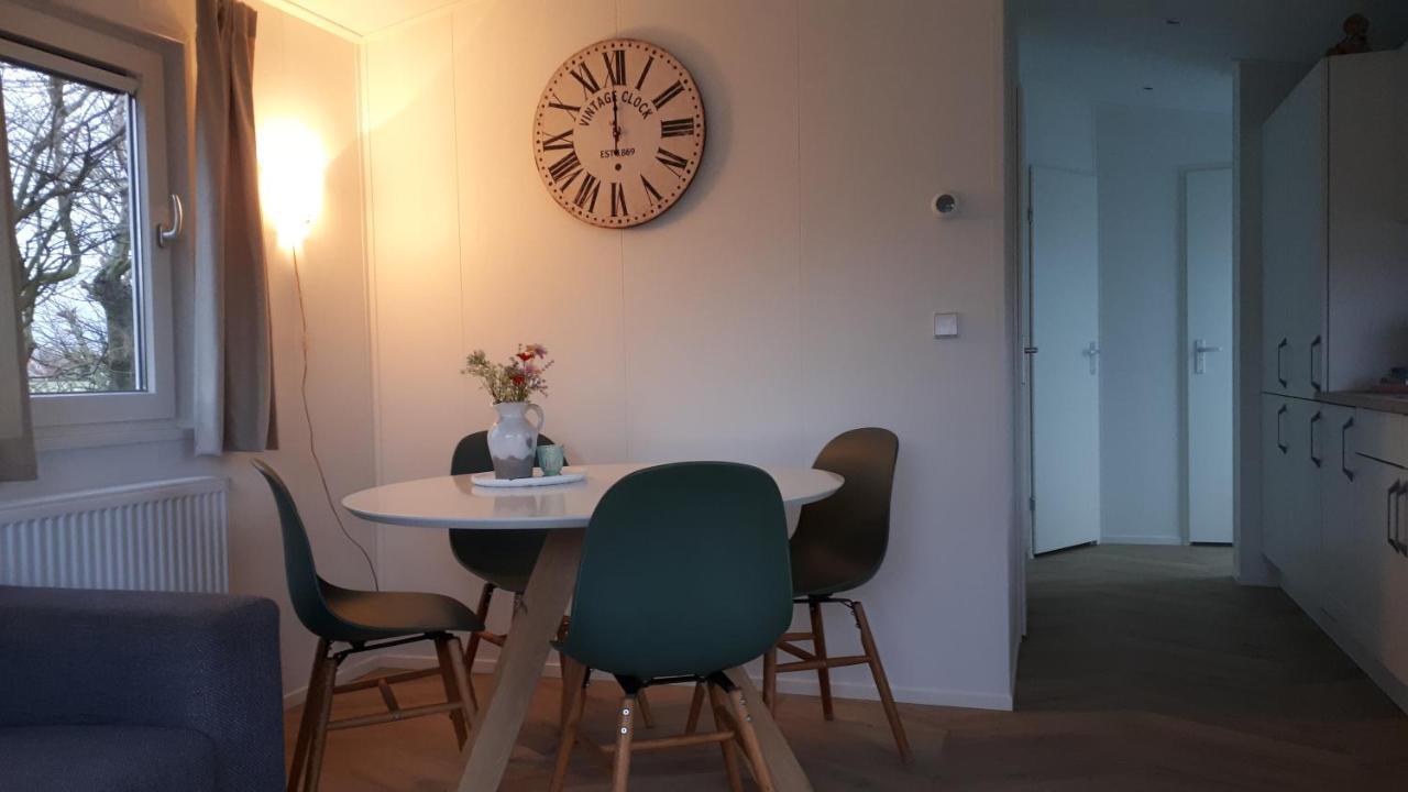 Chalets Op Minicamping Dorpszicht Gapinge Exterior photo