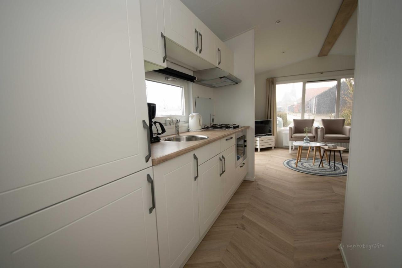 Chalets Op Minicamping Dorpszicht Gapinge Exterior photo